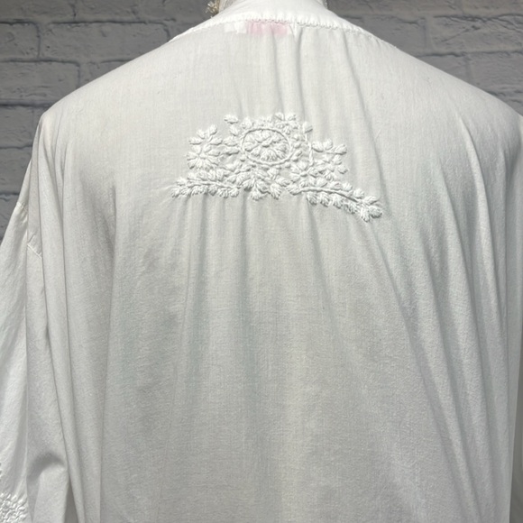 La Cera Embroidered Short Robe - Picture 9 of 11